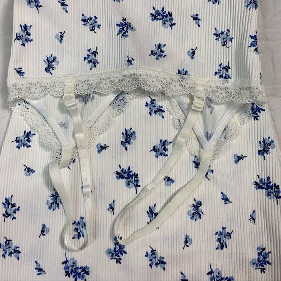 H&M Ribbed Bodycon Dress White with small Blue flowers - Picture 6 of 7